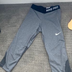 Nike Pro Dri-Fit Capri Leggings